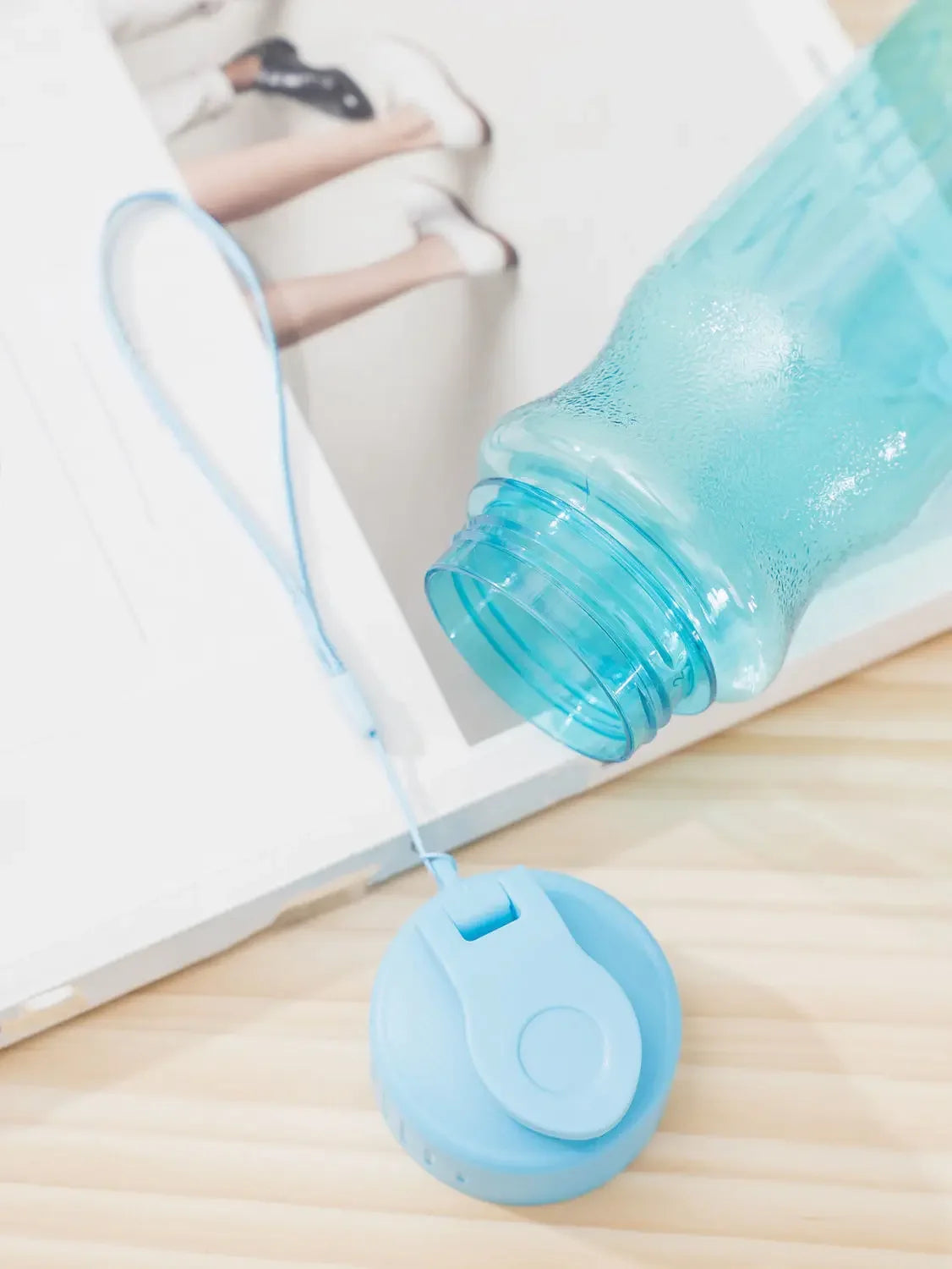Transparent Water Bottle: Leak-proof Sports Drinkware