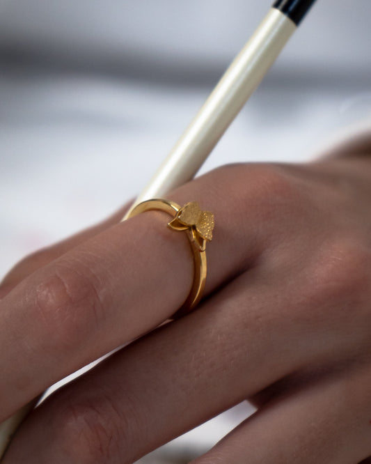 Gold Butt. Ring